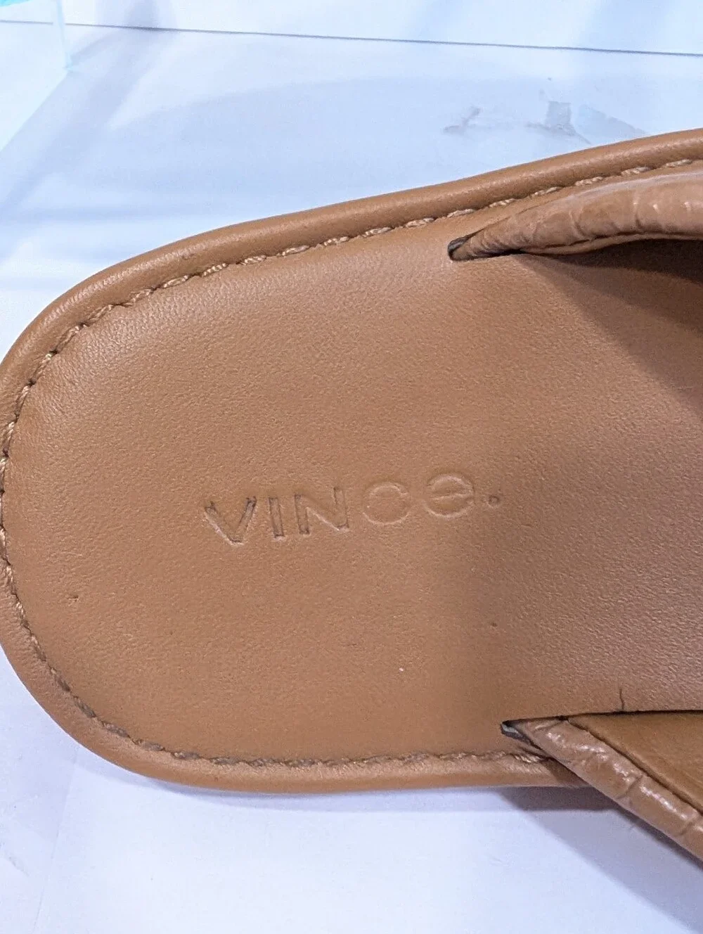 Vince Leather Flip Flops sz 6.5 Women Sandals Croc embossed beach neutral olexa